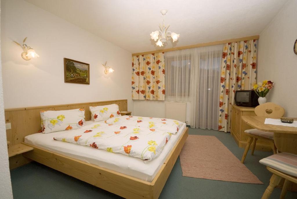 Pension Fuchs Brixen im Thale Rum bild
