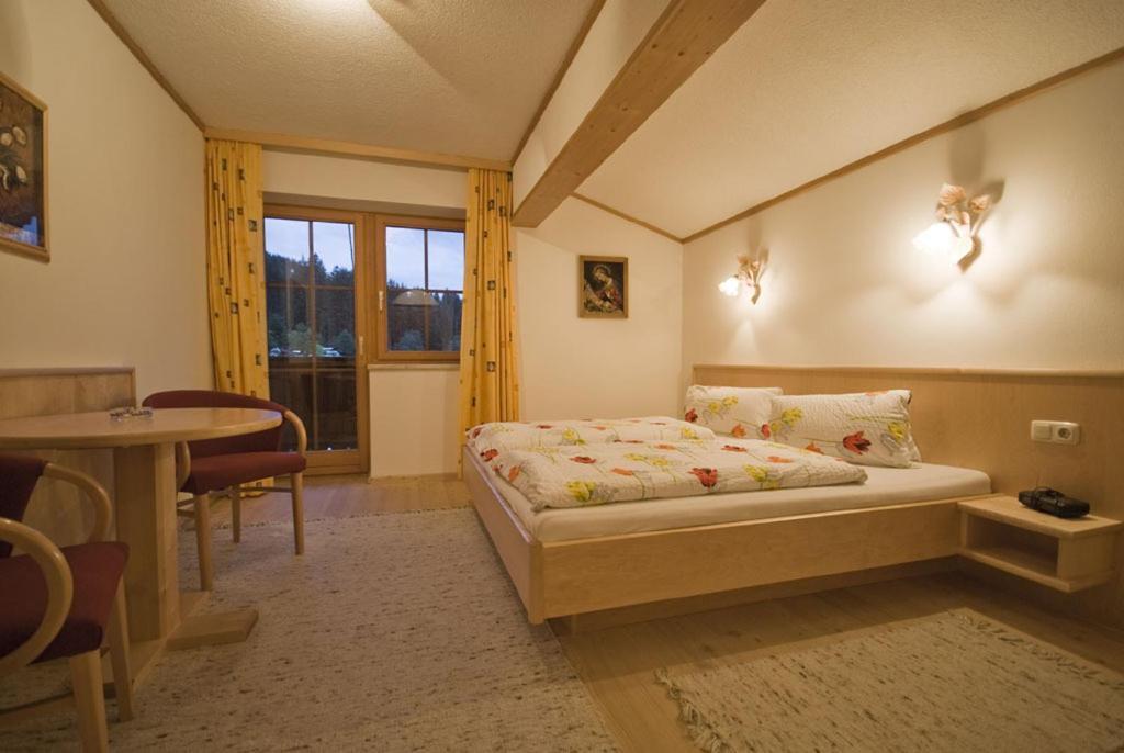 Pension Fuchs Brixen im Thale Rum bild